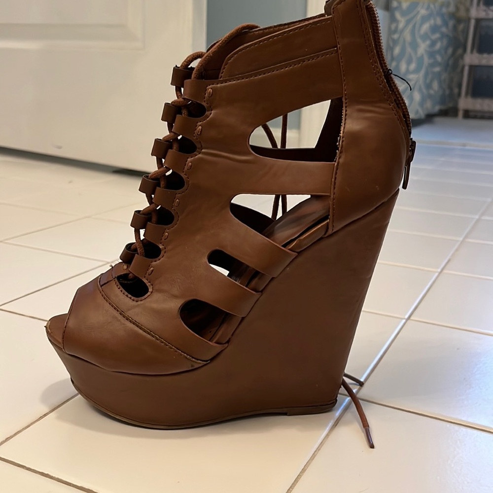 Brown Lace Wedges